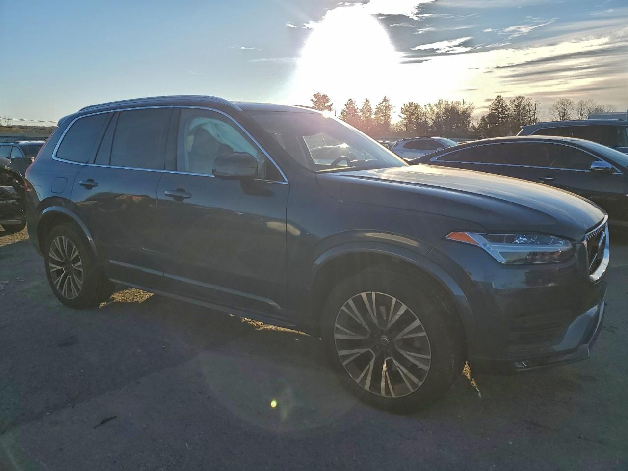 2021 VOLVO XC90 T6 MOMENTUM photo 4