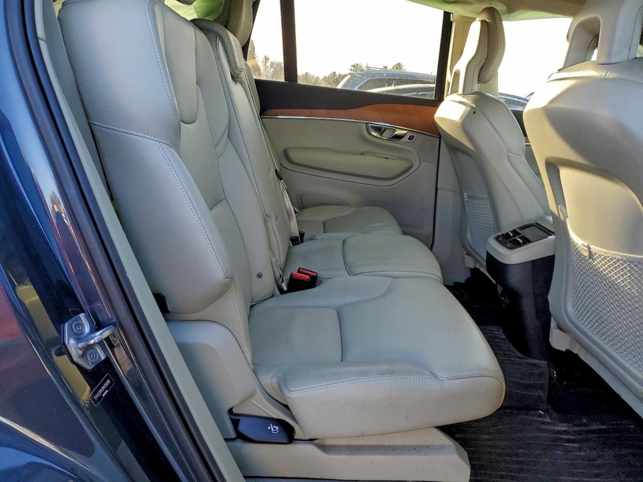 2021 VOLVO XC90 T6 MOMENTUM photo 11