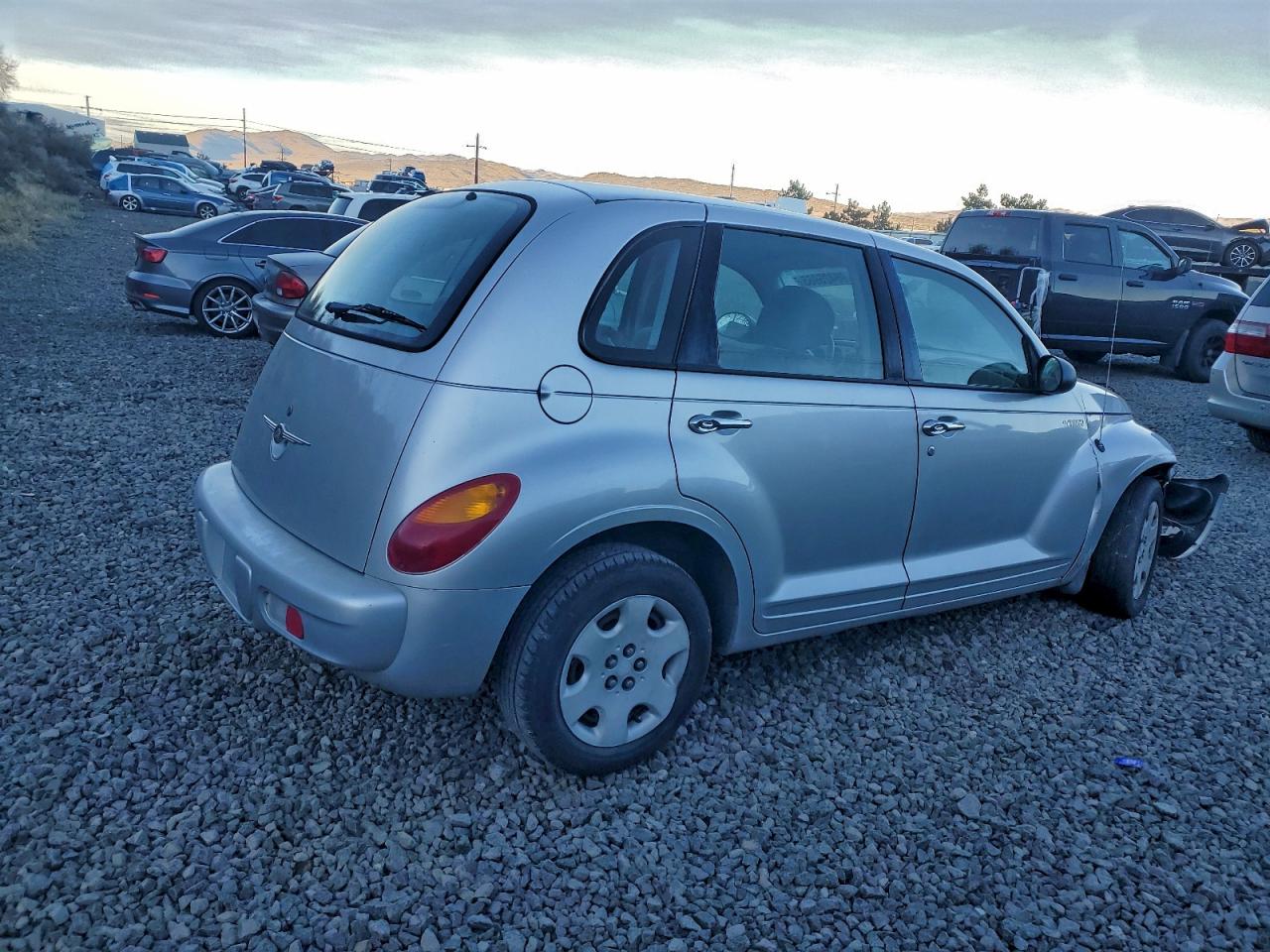 2005 CHRYSLER PT CRUISER photo 3