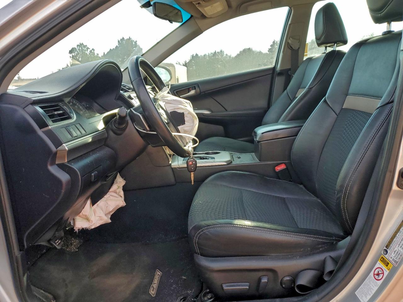 2014 TOYOTA CAMRY L photo 7