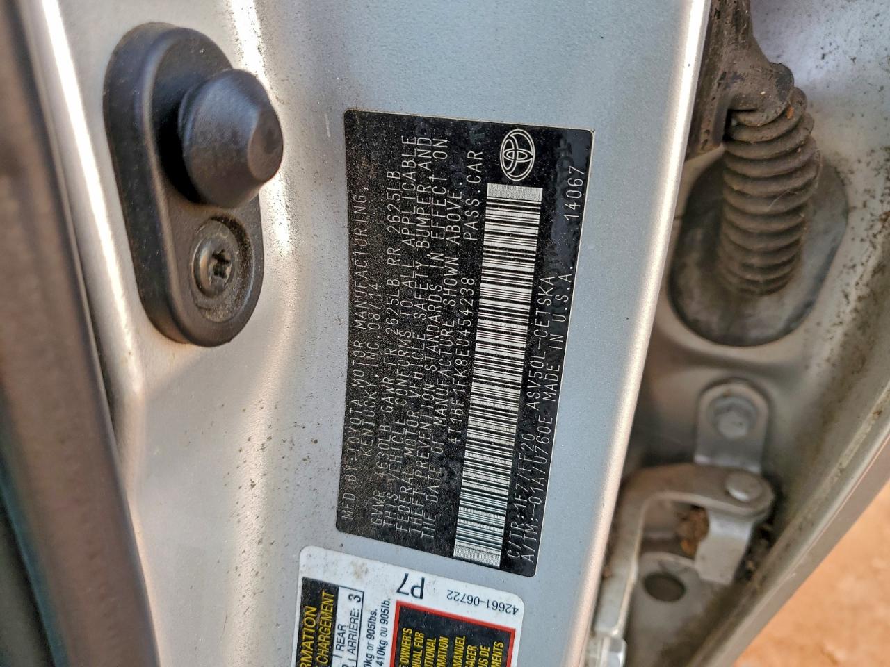 2014 TOYOTA CAMRY L photo 12