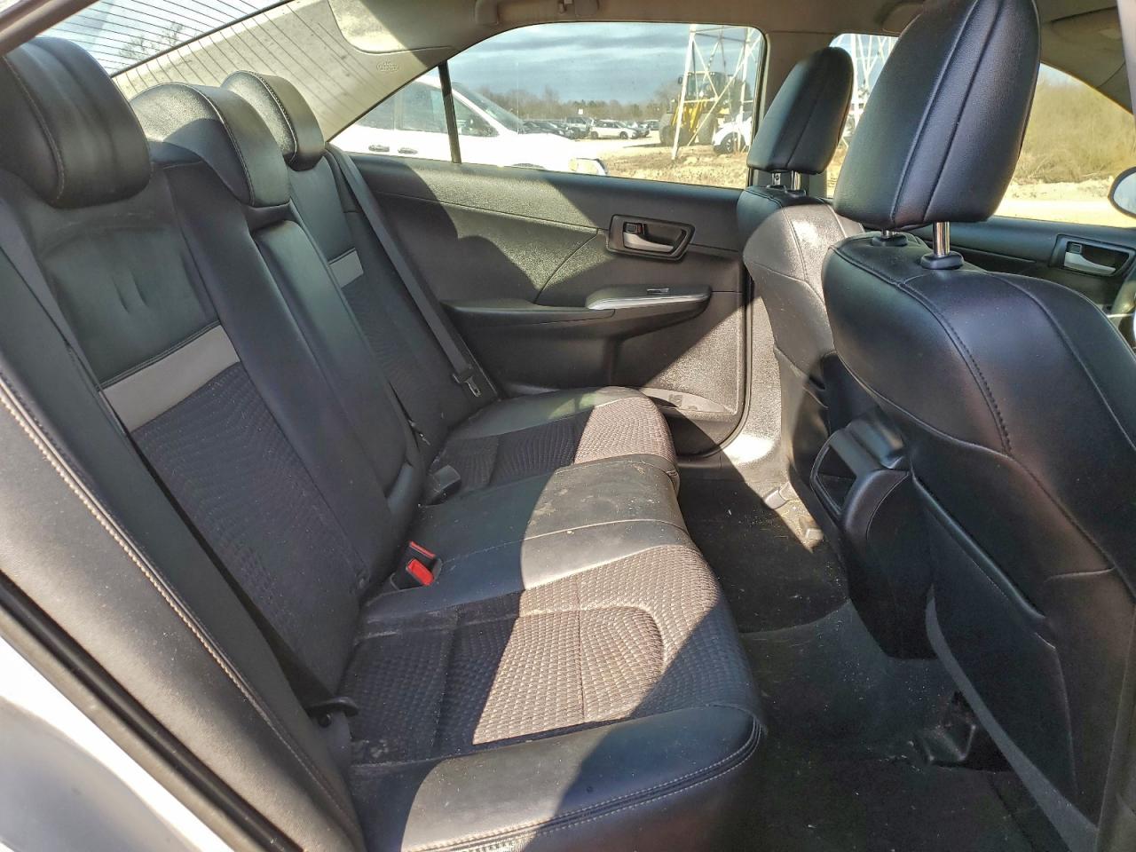 2014 TOYOTA CAMRY L photo 10