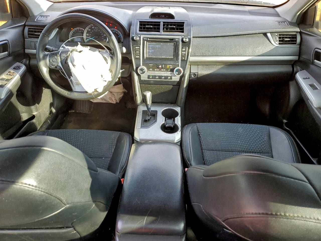 2014 TOYOTA CAMRY L photo 8