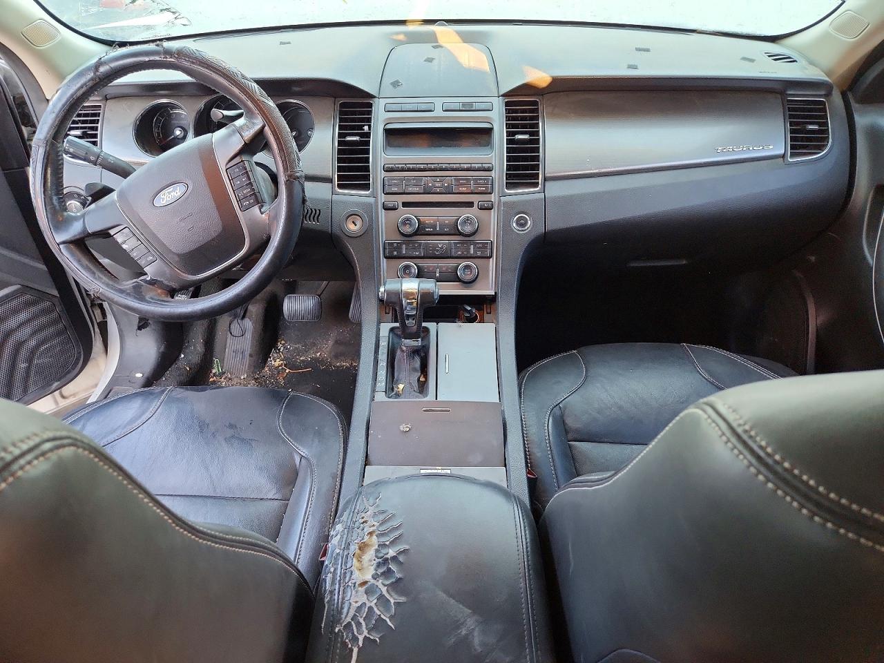 2011 FORD TAURUS SEL photo 8