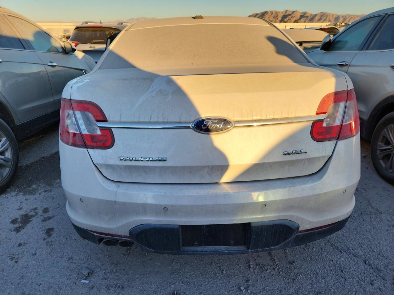 2011 FORD TAURUS SEL photo 6