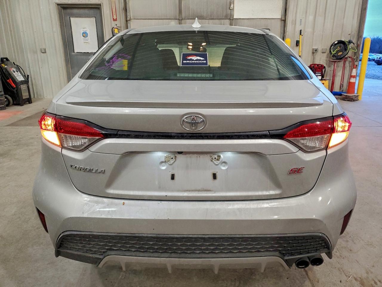 2020 TOYOTA COROLLA SE photo 6