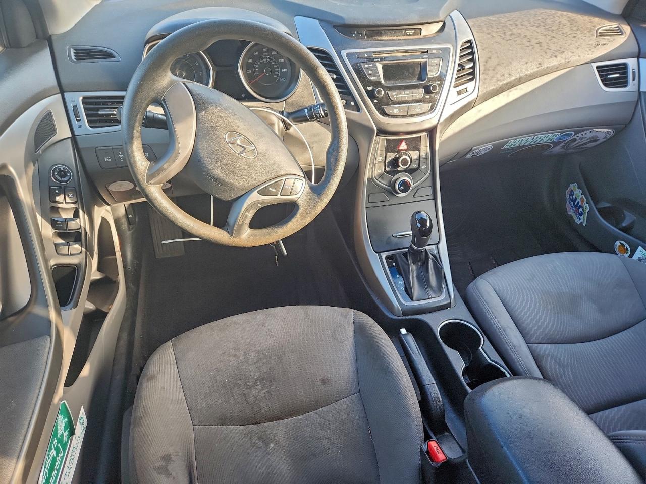 2016 HYUNDAI ELANTRA SE photo 8