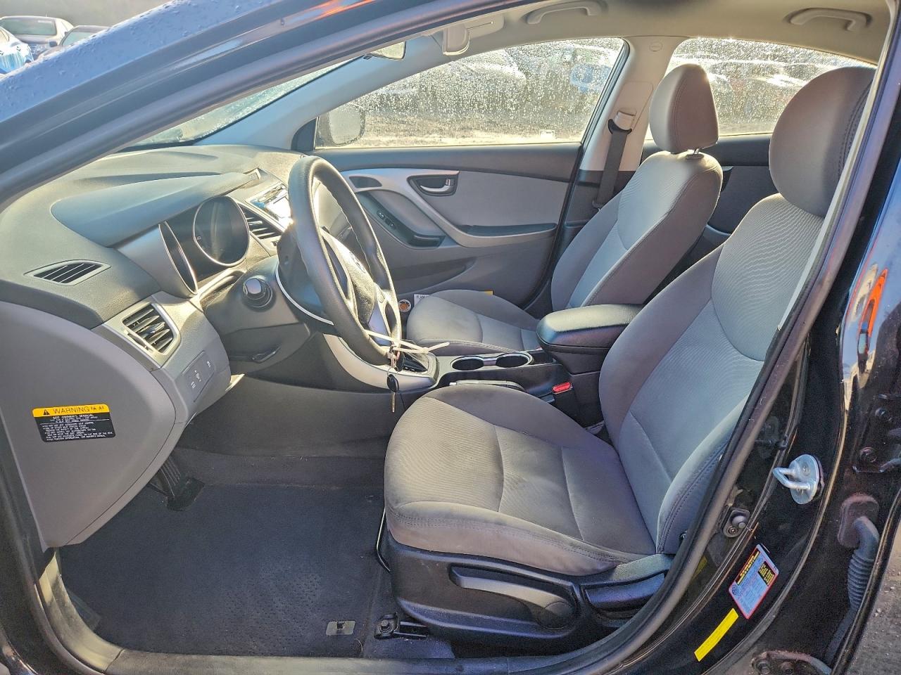2016 HYUNDAI ELANTRA SE photo 7