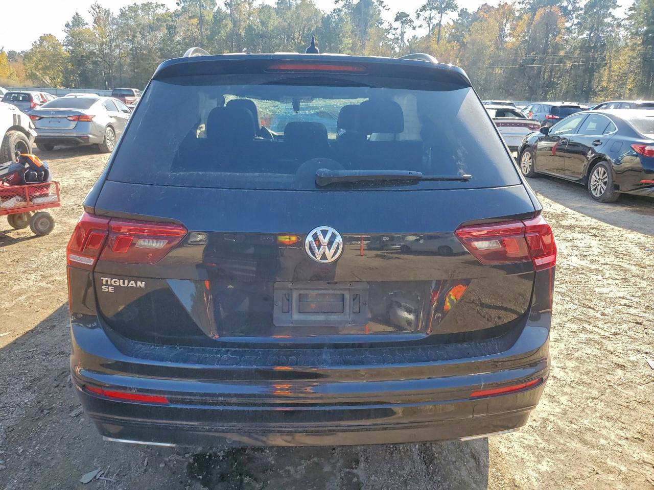 2020 VOLKSWAGEN TIGUAN SE photo 6
