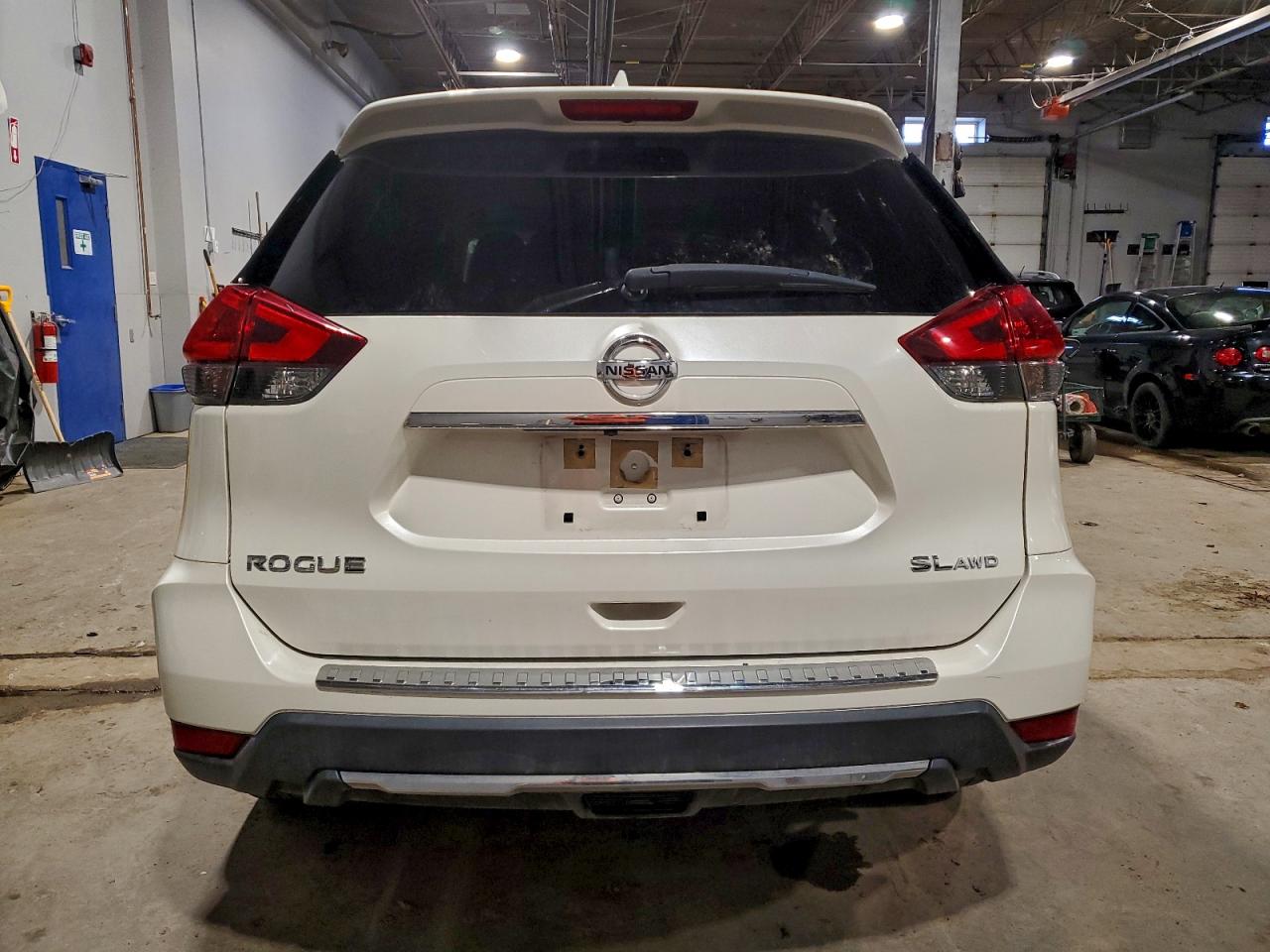 2018 NISSAN ROGUE S photo 6