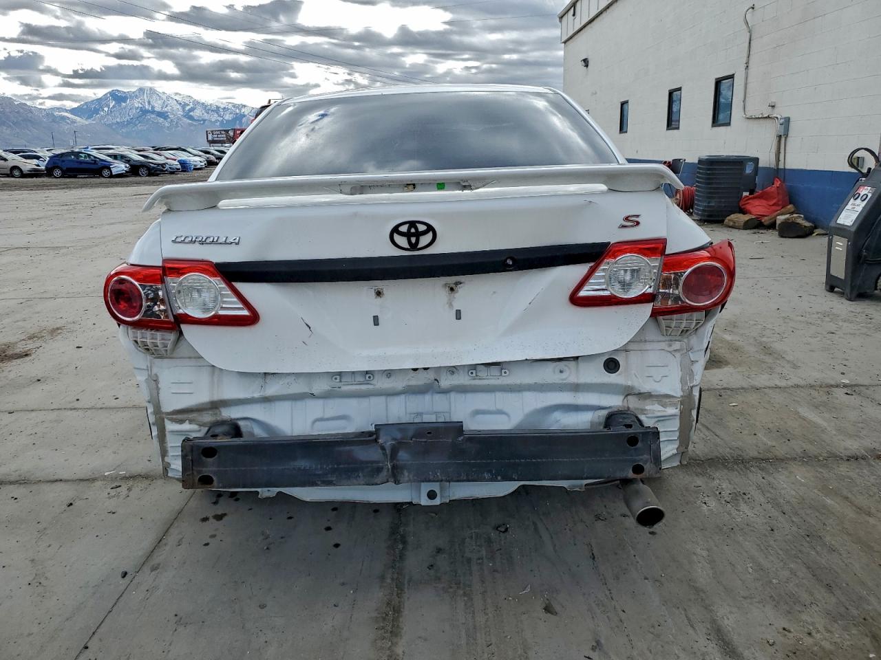 2013 TOYOTA COROLLA BASE photo 6