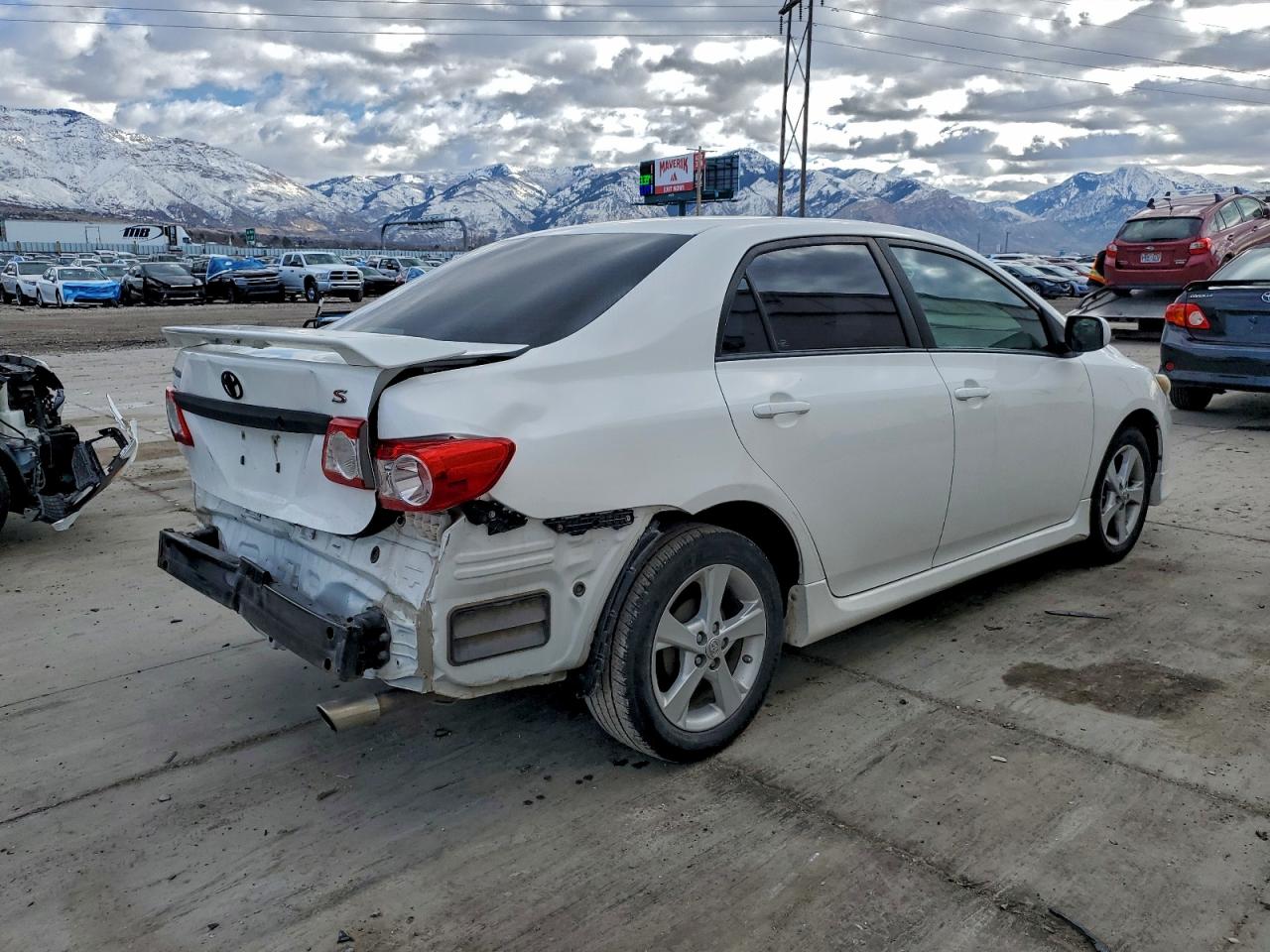 2013 TOYOTA COROLLA BASE photo 3