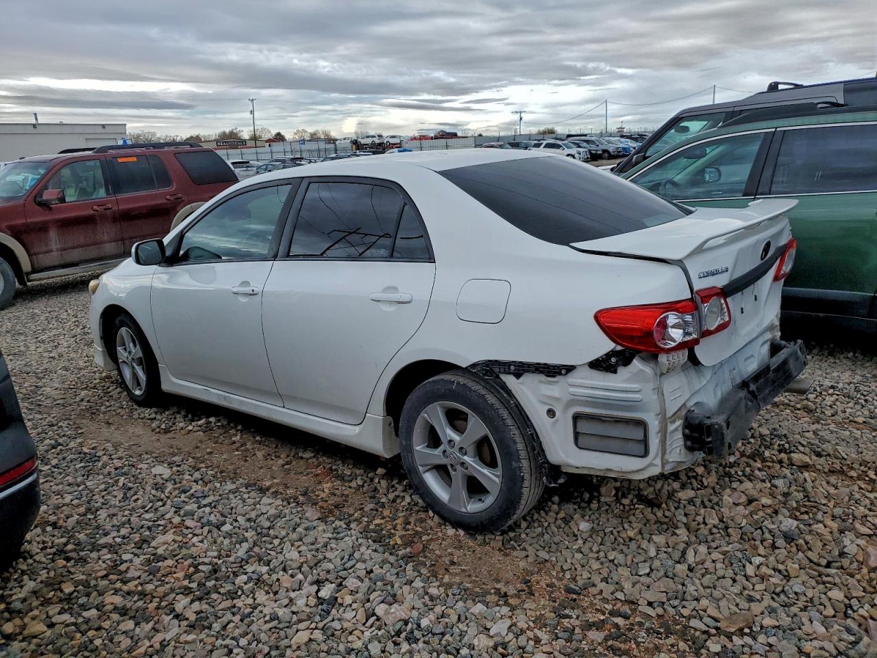 2013 TOYOTA COROLLA BASE photo 2