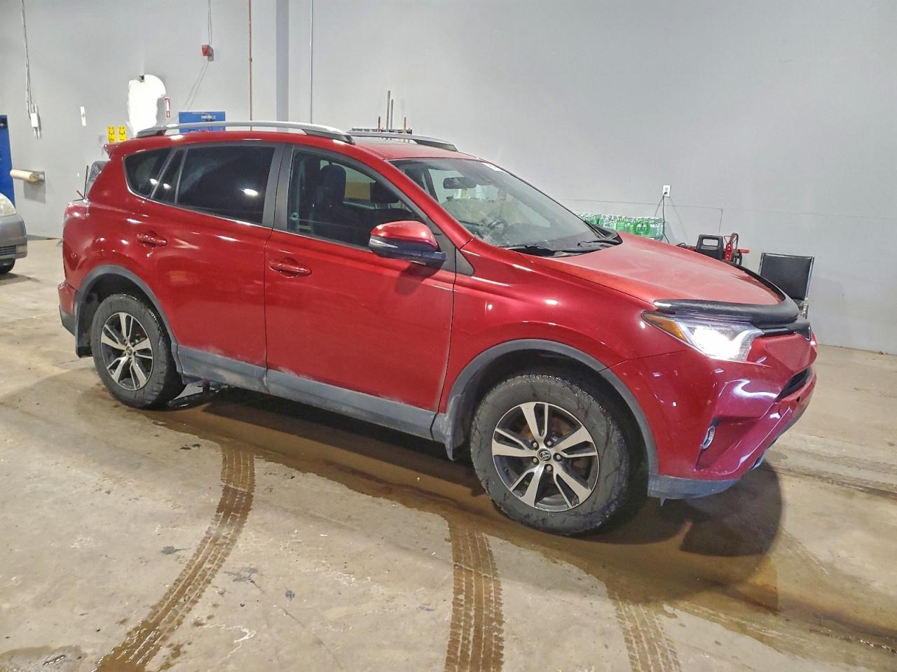 2017 TOYOTA RAV4 XLE photo 4