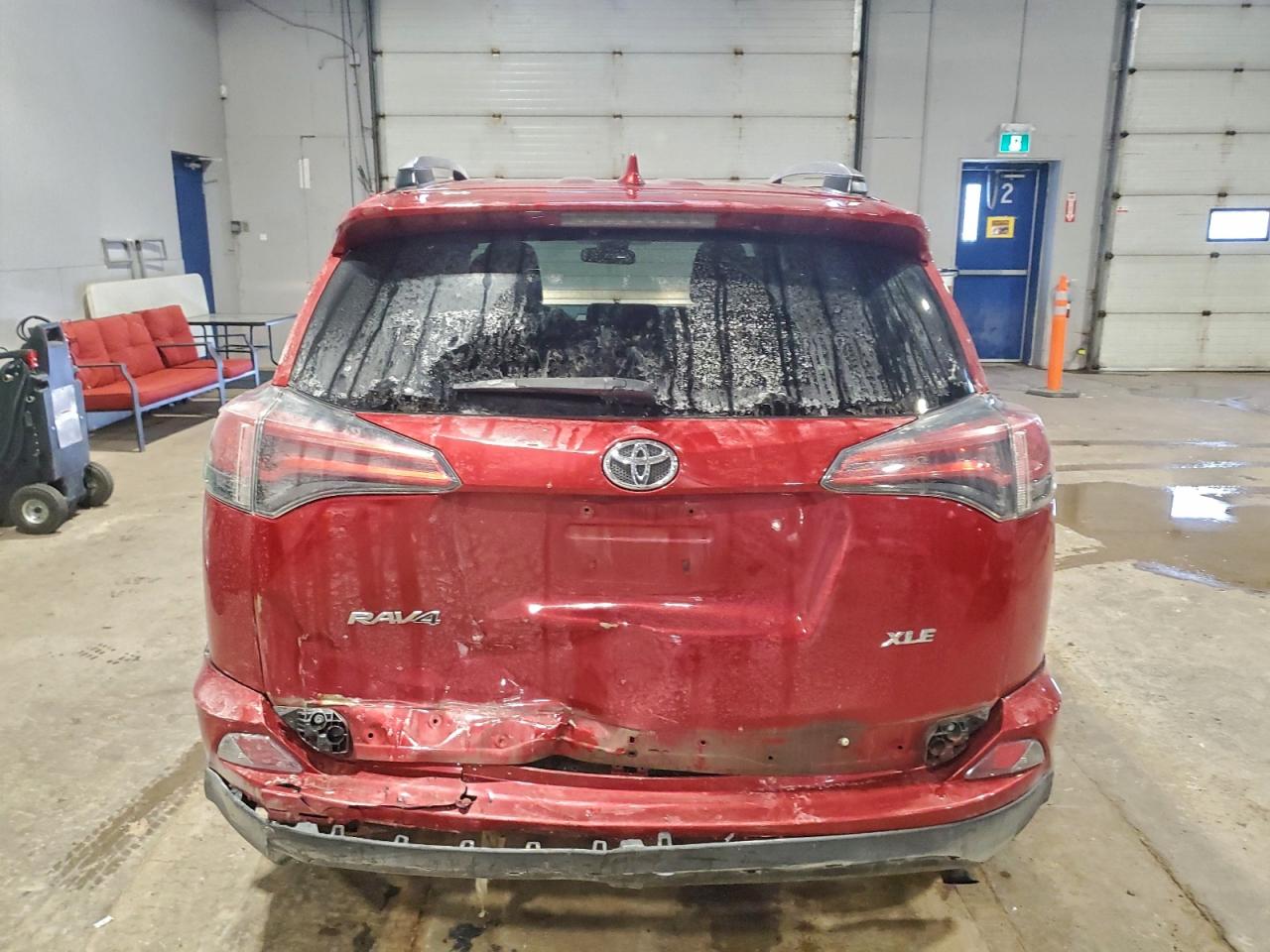 2017 TOYOTA RAV4 XLE photo 6