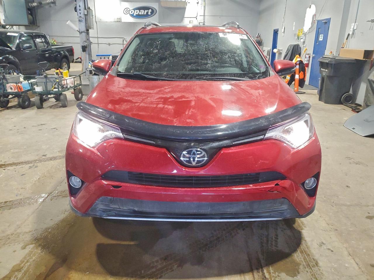 2017 TOYOTA RAV4 XLE photo 5