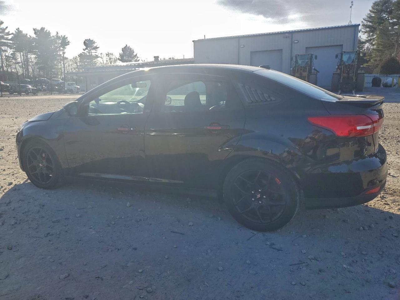 2015 FORD FOCUS SE photo 2