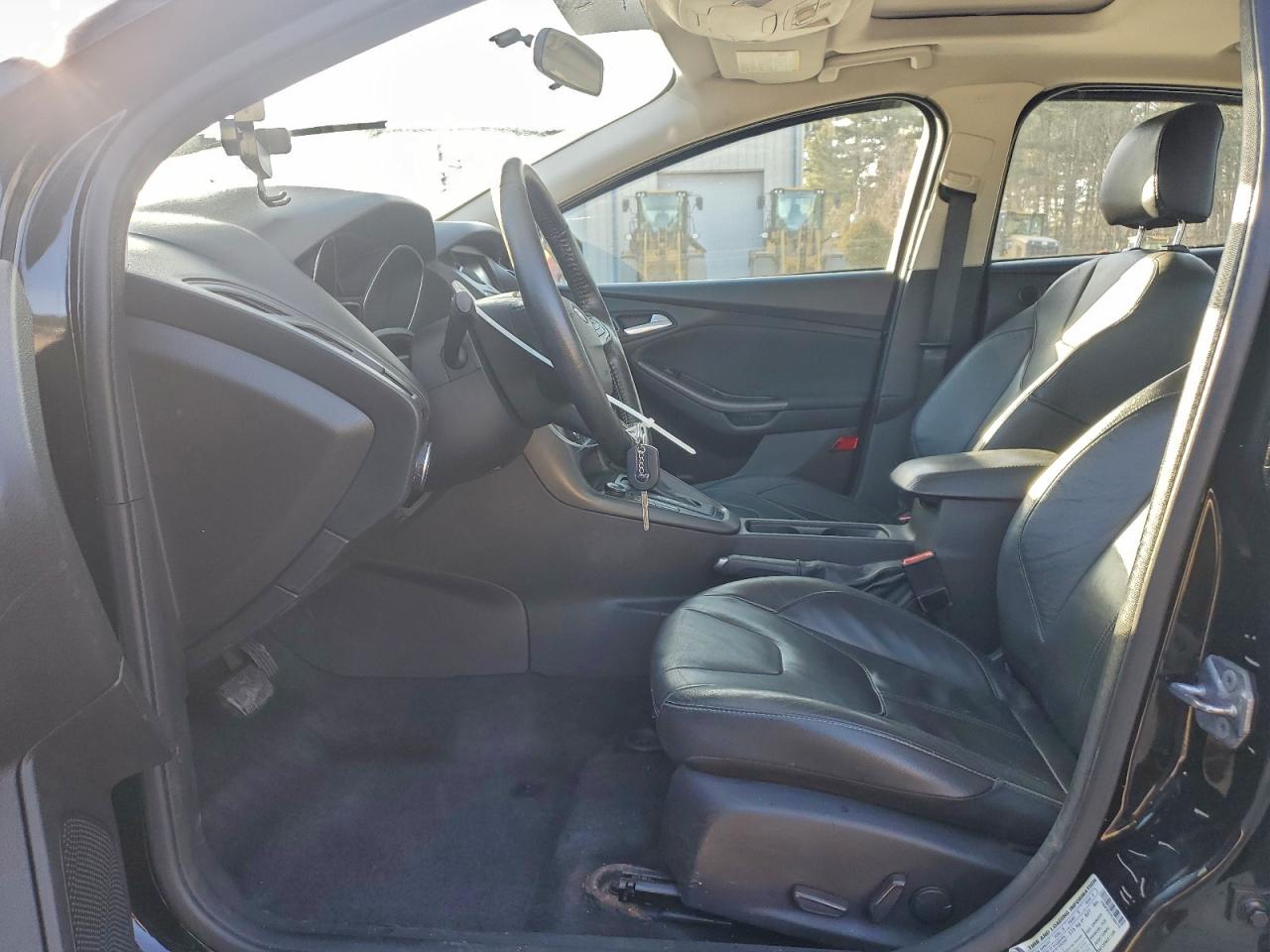 2015 FORD FOCUS SE photo 7