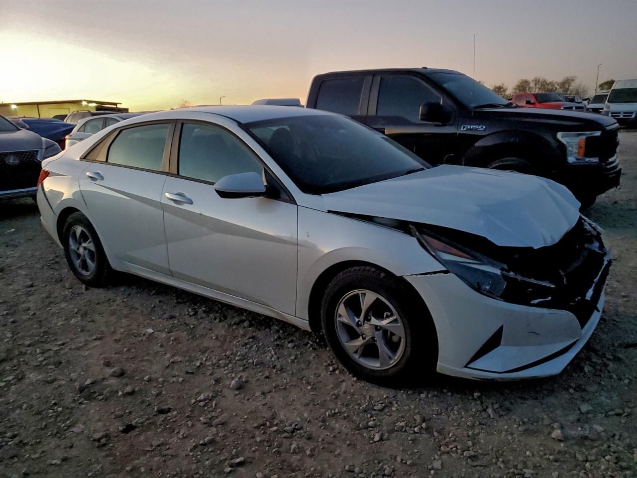 2022 HYUNDAI ELANTRA SE photo 4