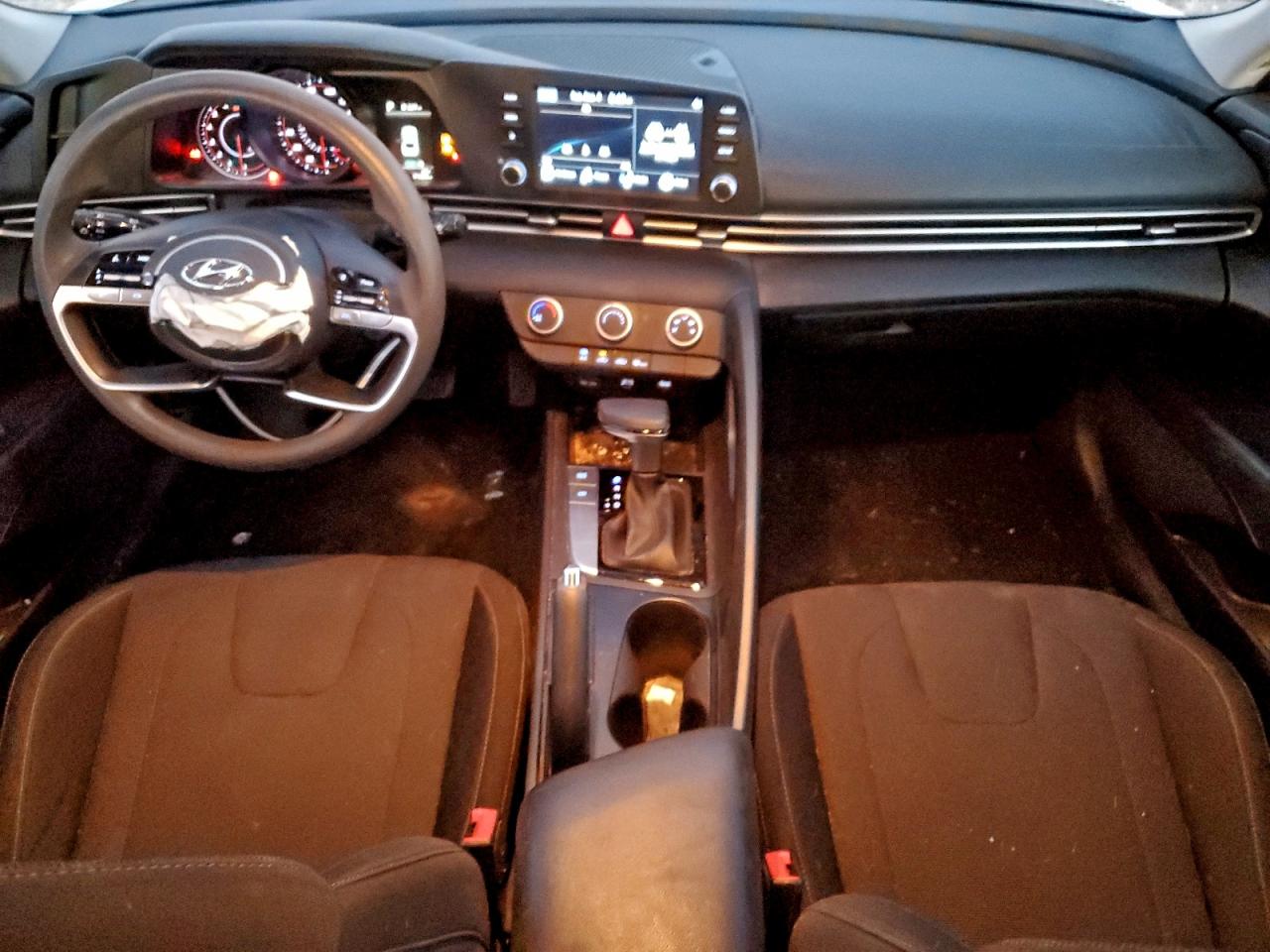 2022 HYUNDAI ELANTRA SE photo 8