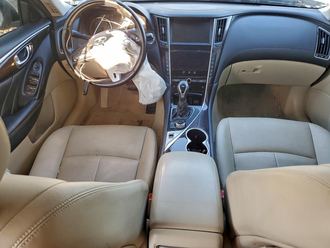 2018 INFINITI Q50 LUXE photo 8