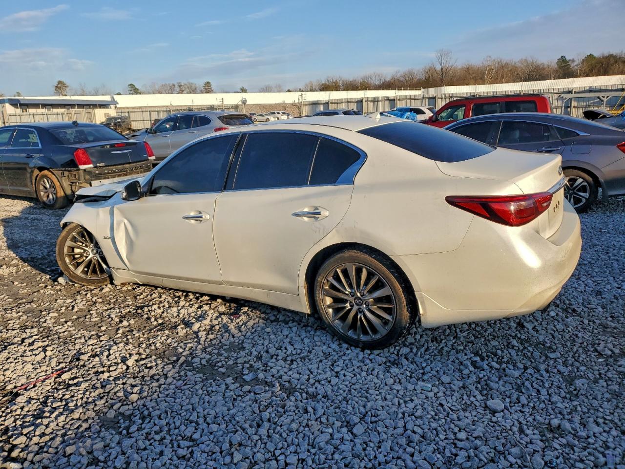 2018 INFINITI Q50 LUXE photo 2