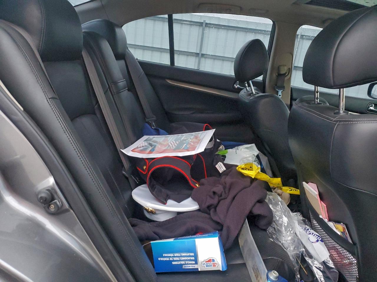 2010 INFINITI G37 BASE photo 10