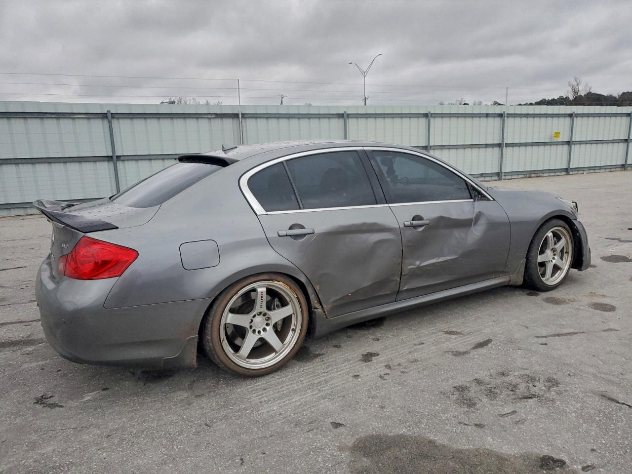 2010 INFINITI G37 BASE photo 3