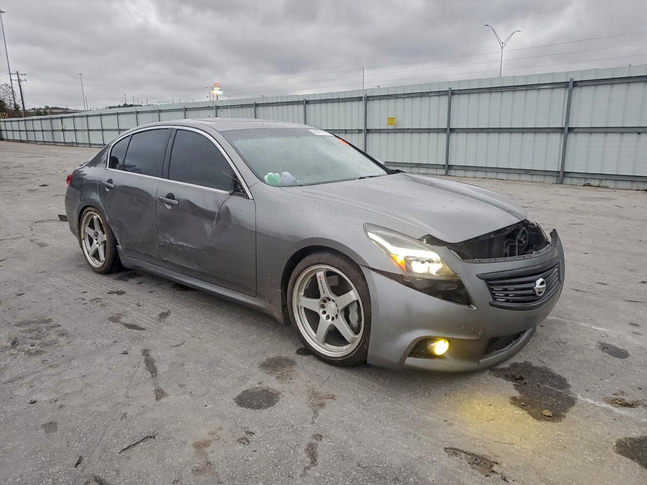 2010 INFINITI G37 BASE photo 4