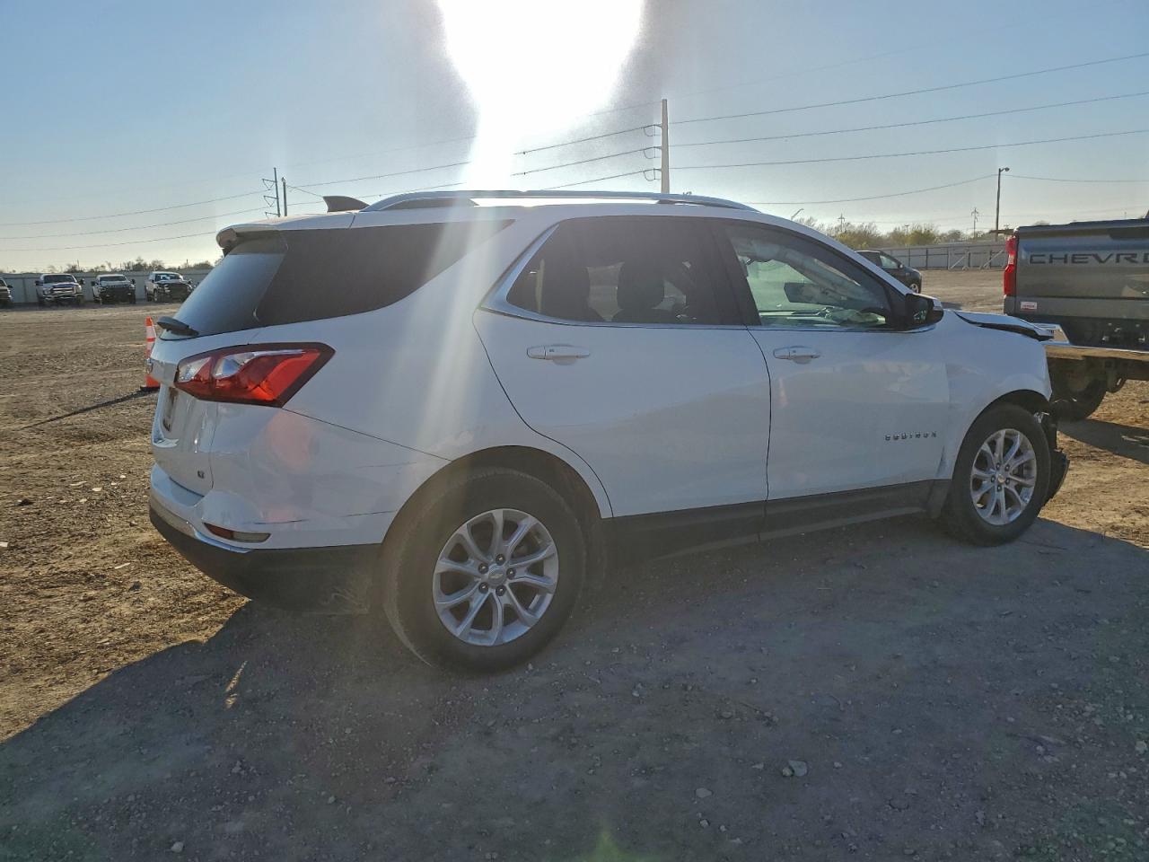 2018 CHEVROLET EQUINOX LT photo 3