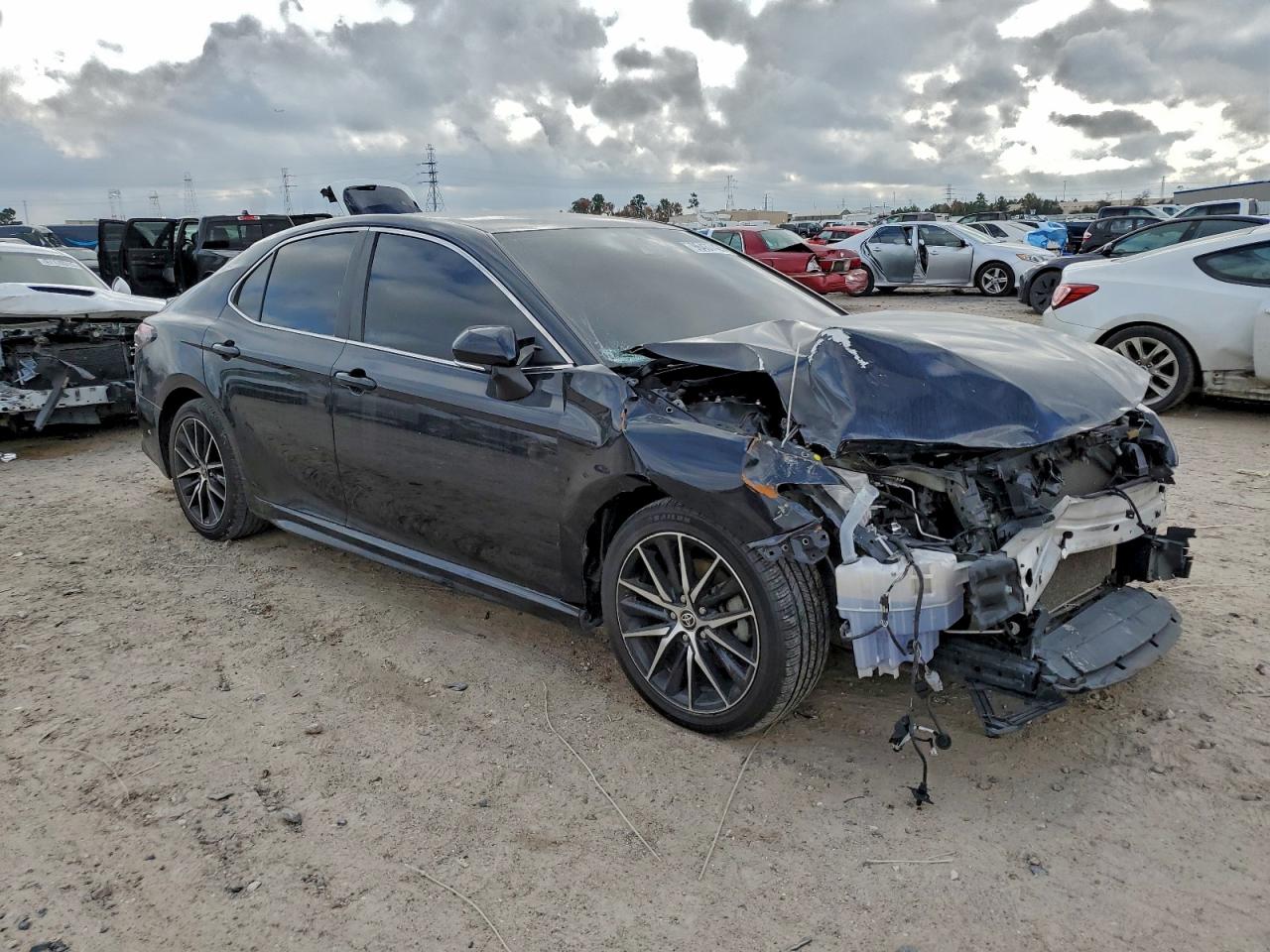 2022 TOYOTA CAMRY SE photo 4