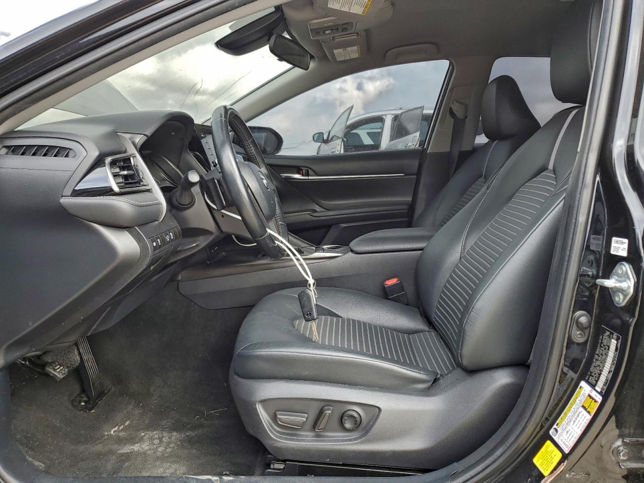 2022 TOYOTA CAMRY SE photo 7