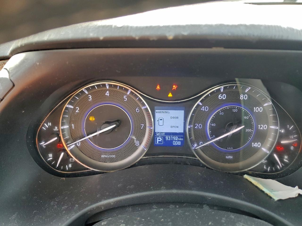 2017 INFINITI QX80 BASE photo 17