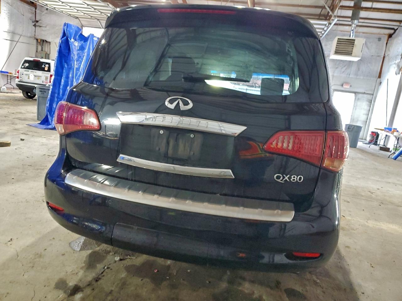 2017 INFINITI QX80 BASE photo 11