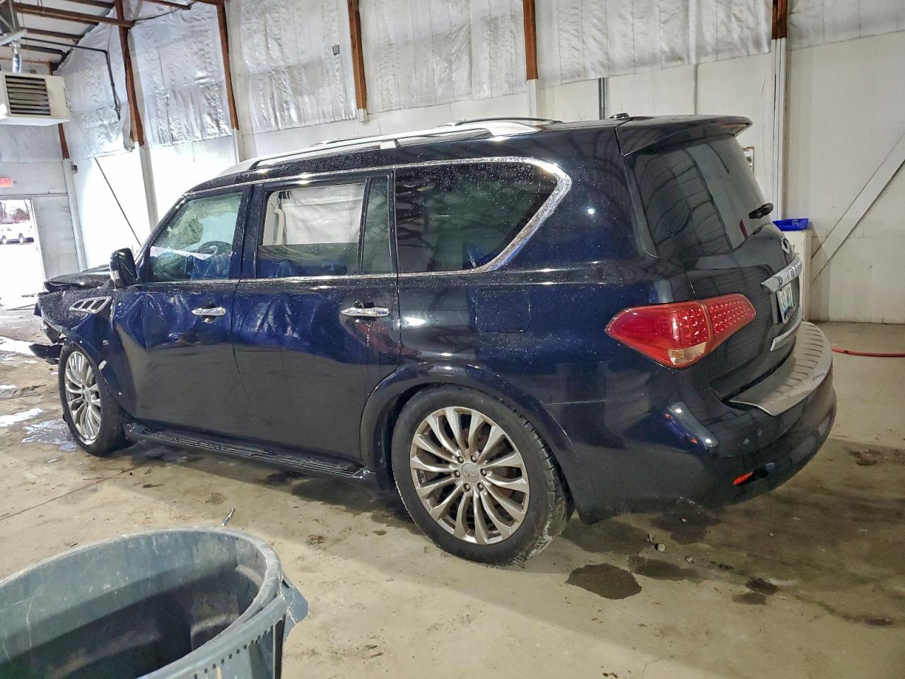 2017 INFINITI QX80 BASE photo 3