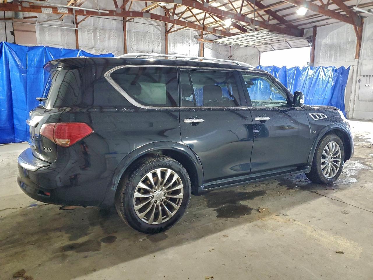 2017 INFINITI QX80 BASE photo 5