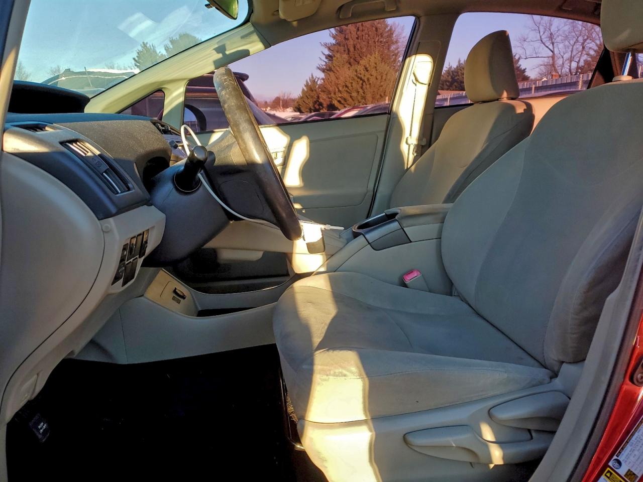2012 TOYOTA PRIUS photo 7