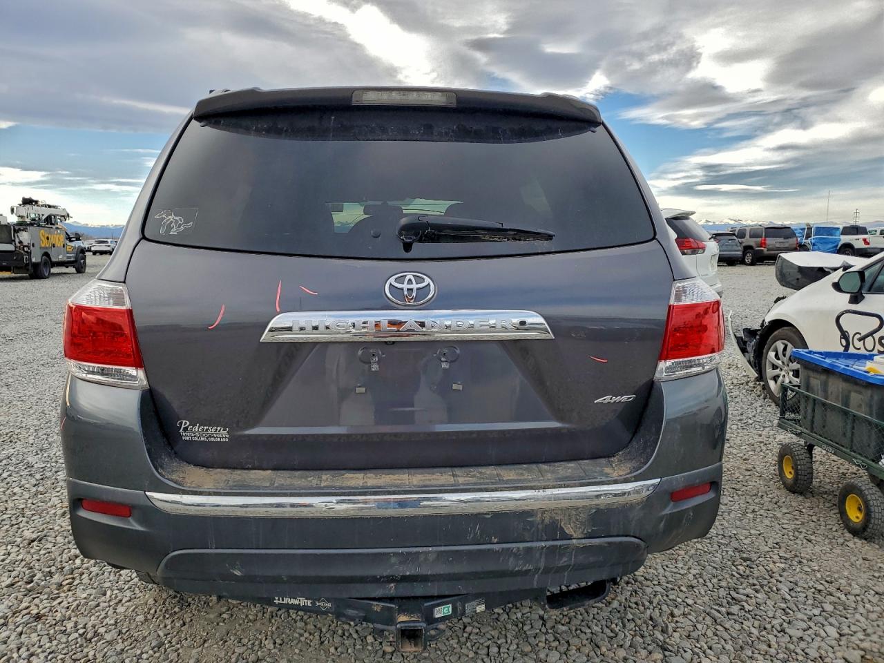 2013 TOYOTA HIGHLANDER BASE photo 6