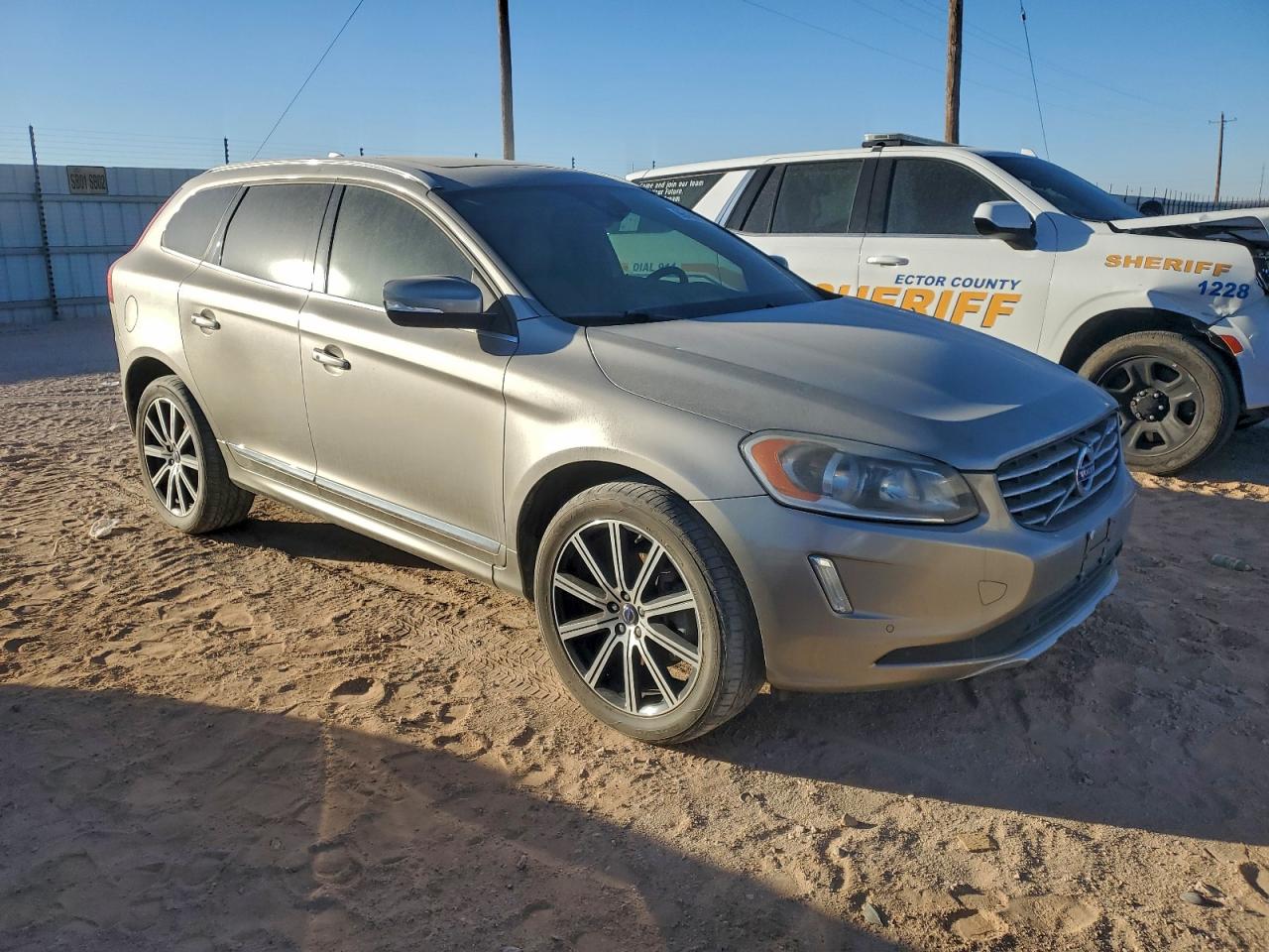 2015 VOLVO XC60 T5 PLATINUM photo 10