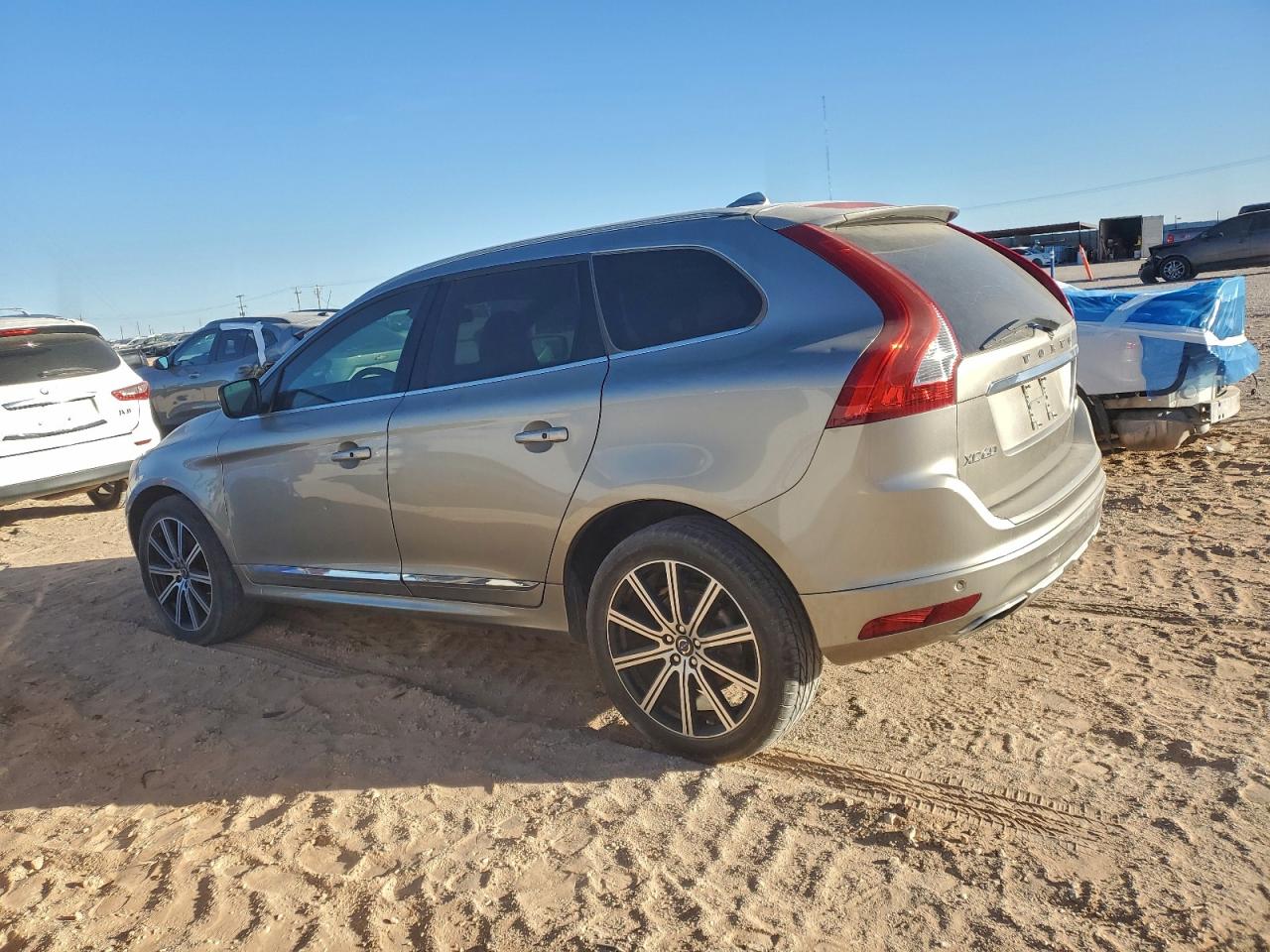 2015 VOLVO XC60 T5 PLATINUM photo 4