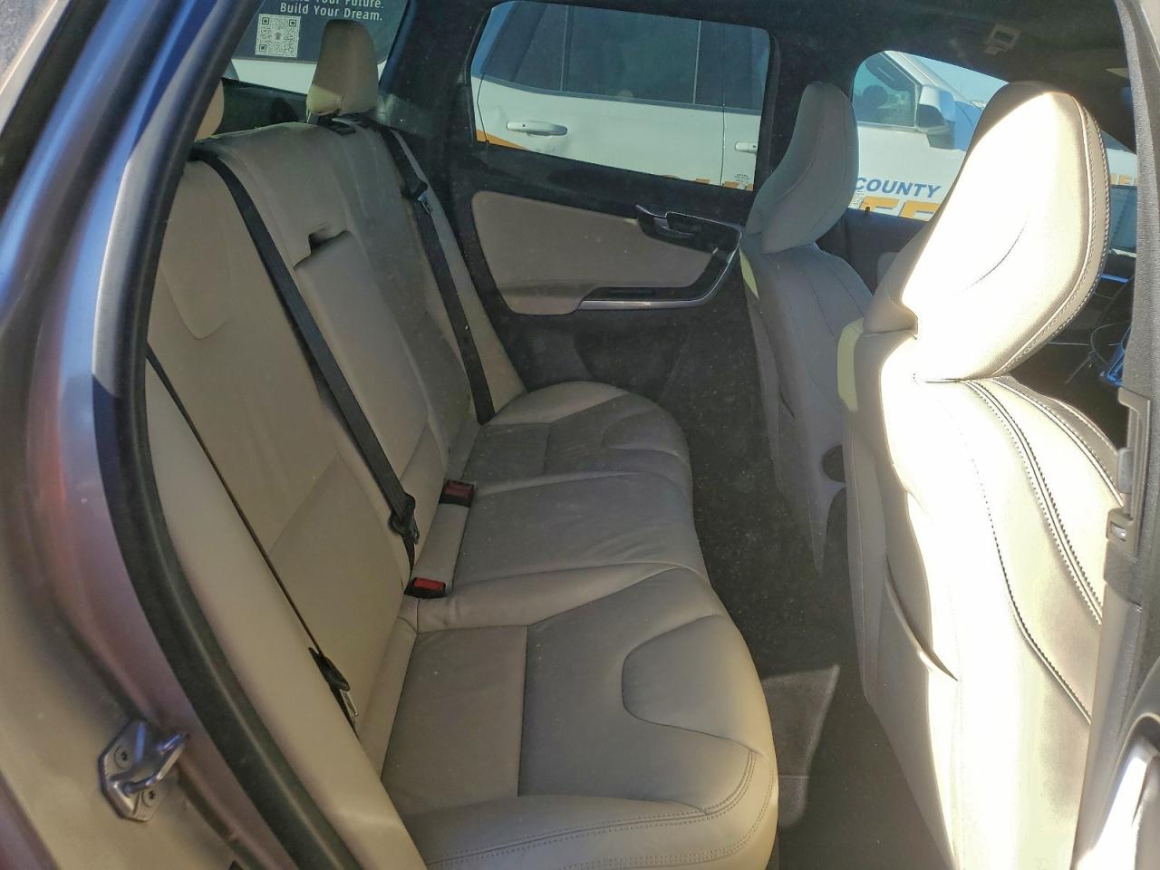 2015 VOLVO XC60 T5 PLATINUM photo 31