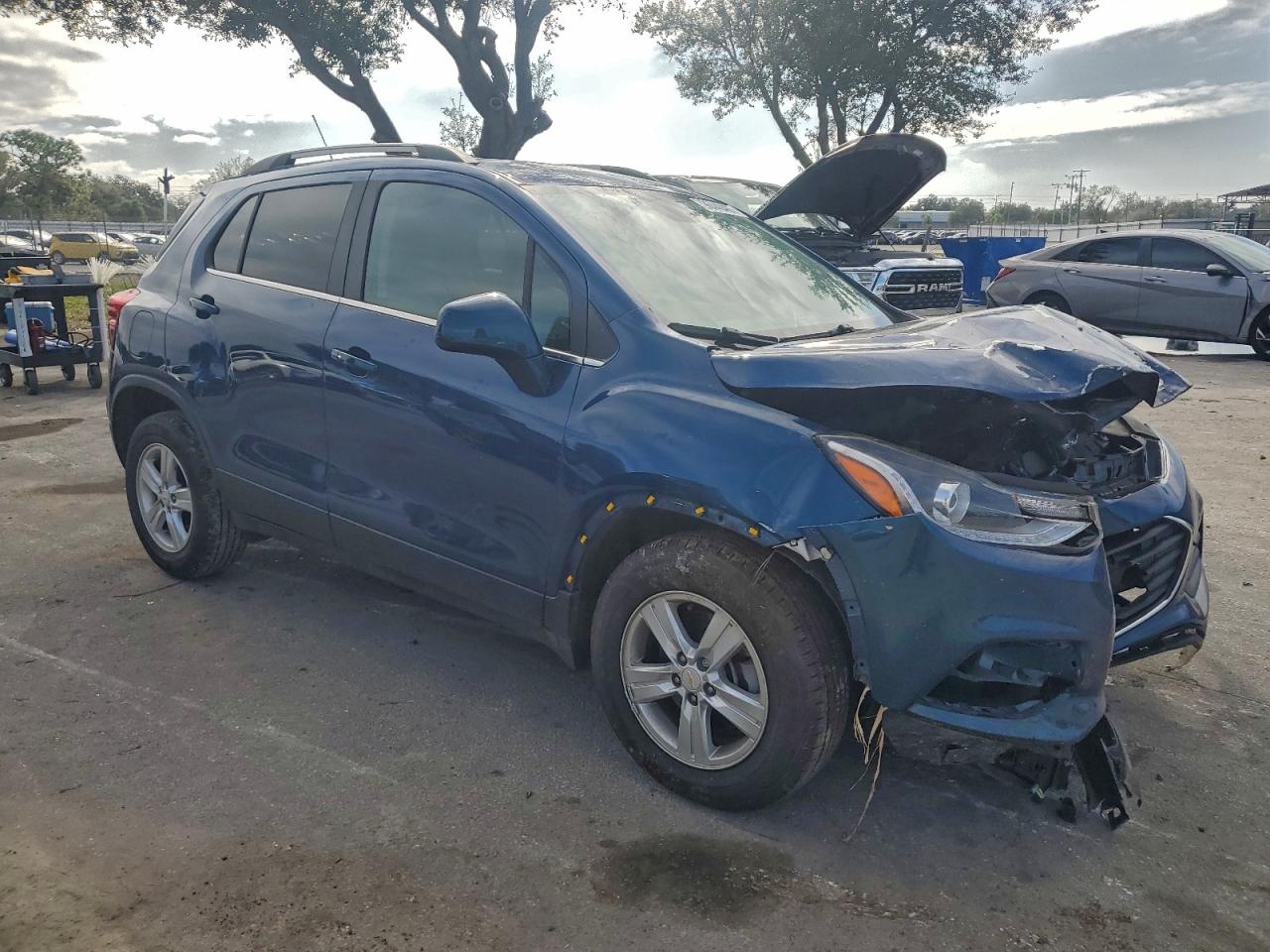 2020 CHEVROLET TRAX 1LT photo 4