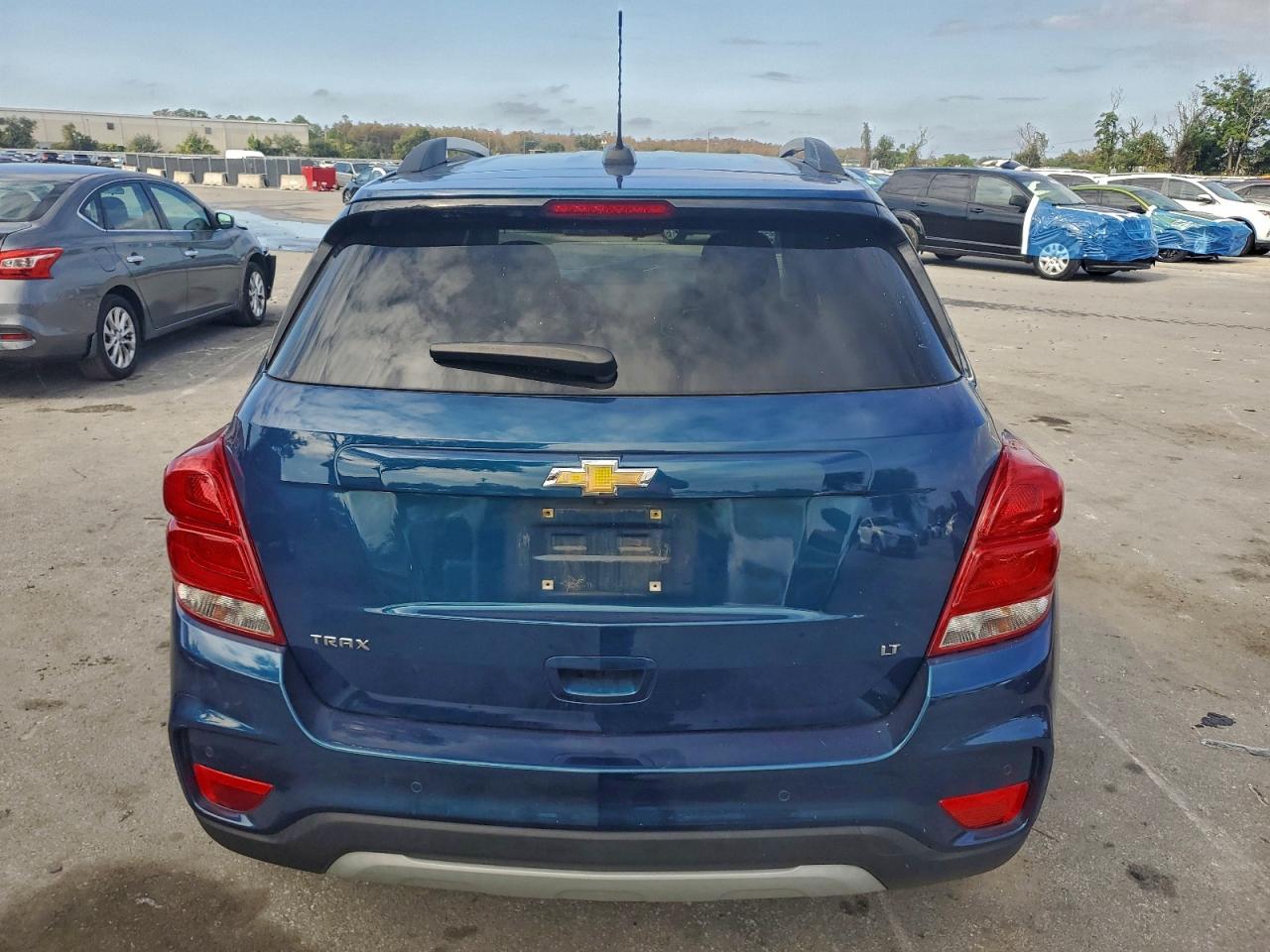 2020 CHEVROLET TRAX 1LT photo 6