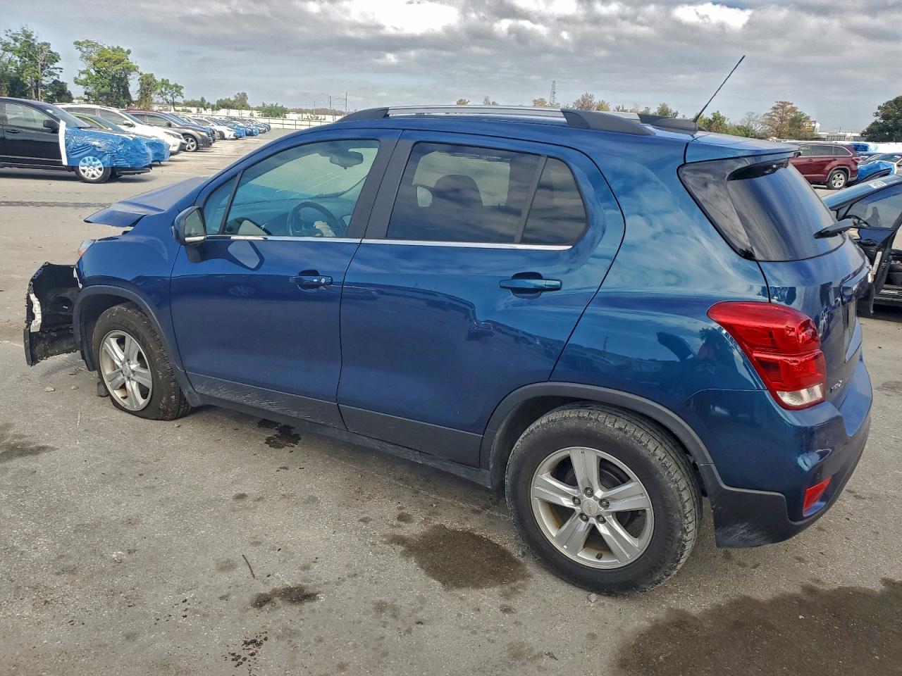 2020 CHEVROLET TRAX 1LT photo 2