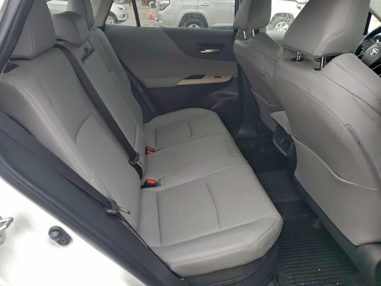 2024 TOYOTA VENZA LE photo 11