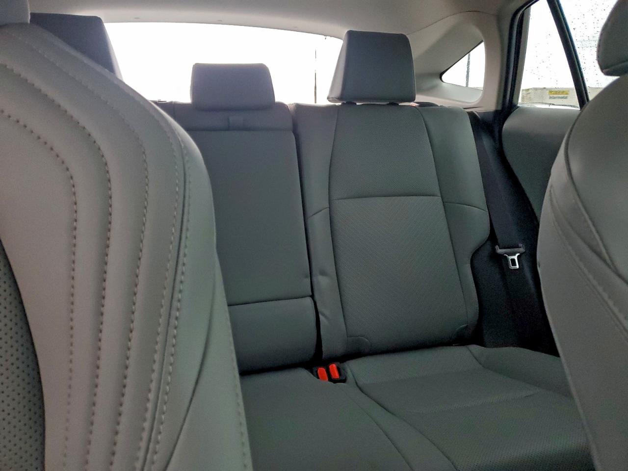 2024 TOYOTA VENZA LE photo 10