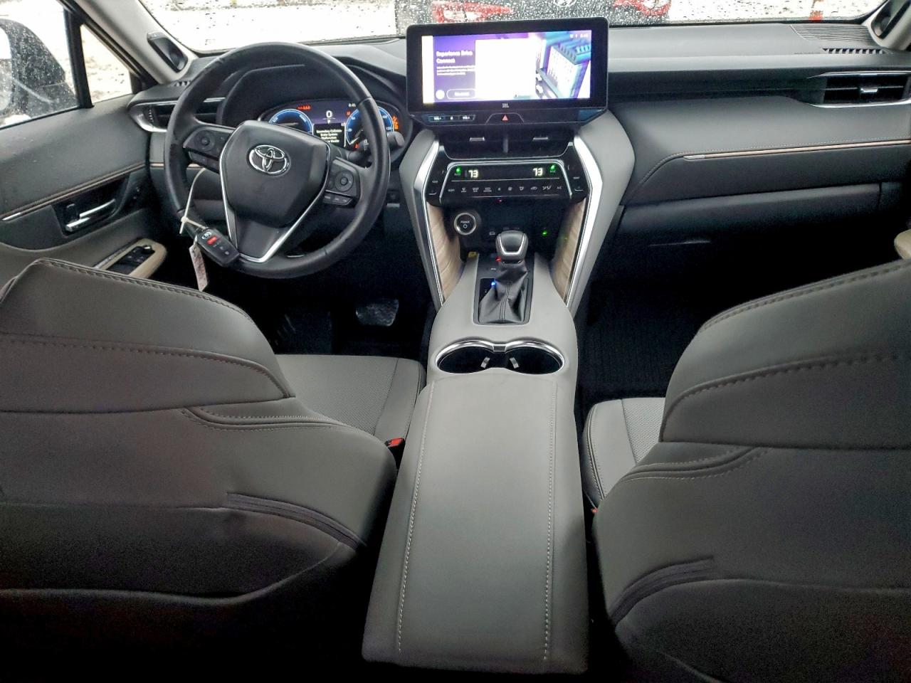 2024 TOYOTA VENZA LE photo 8