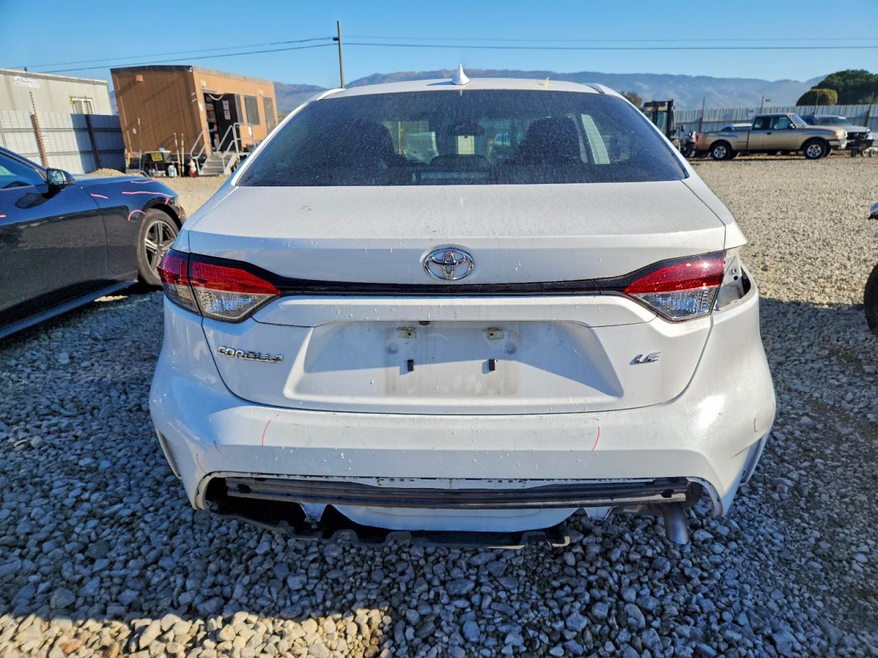 2020 TOYOTA COROLLA LE photo 6