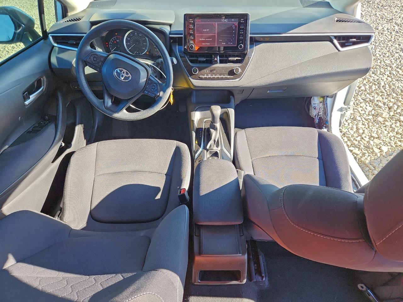 2020 TOYOTA COROLLA LE photo 8