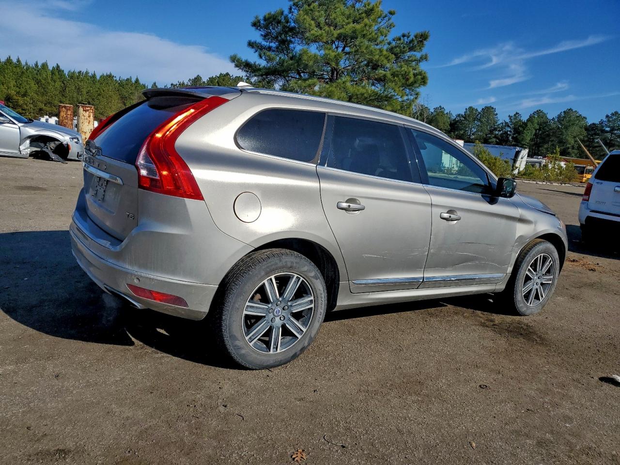 2016 VOLVO XC60 T5 PREMIER photo 3